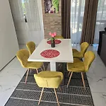 Villa Tom Apartmans 1 *