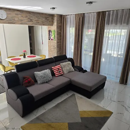 Tom Apartmans 1 Villa