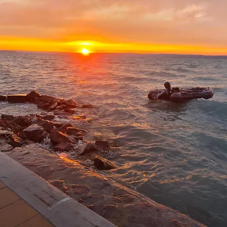 Tom Apartmans 1 שיופוק