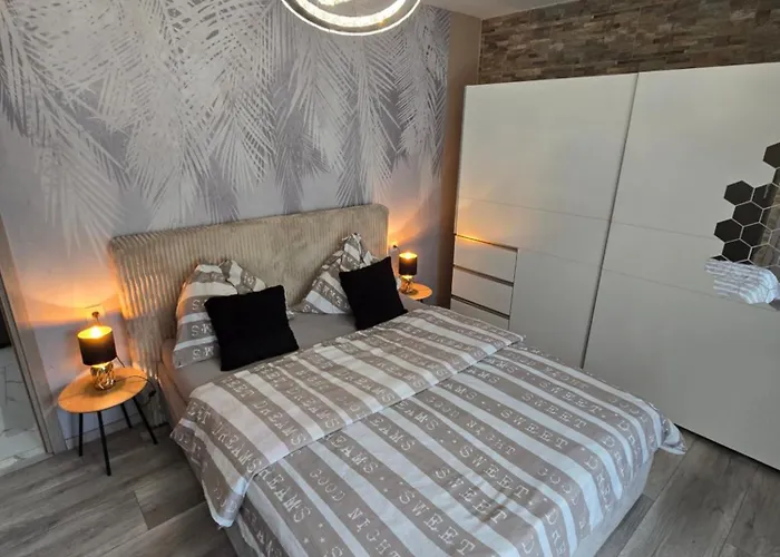 Tom Apartmans 1 * שיופוק