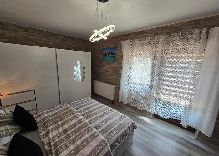 Tom Apartmans 1